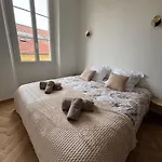 Homeforville Apartment
