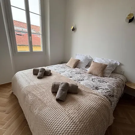Homeforville Apartment